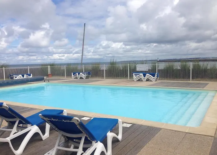 Charmant Studio En Duplex Esprit Loft Avec Balcon Vue Mer, Et Piscine Exterieure